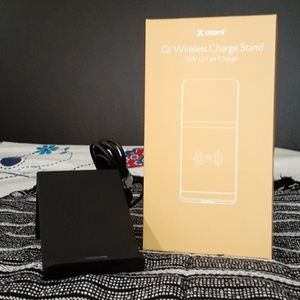 NEW Qi Wirless Charge Stand (10W Fast Charge)